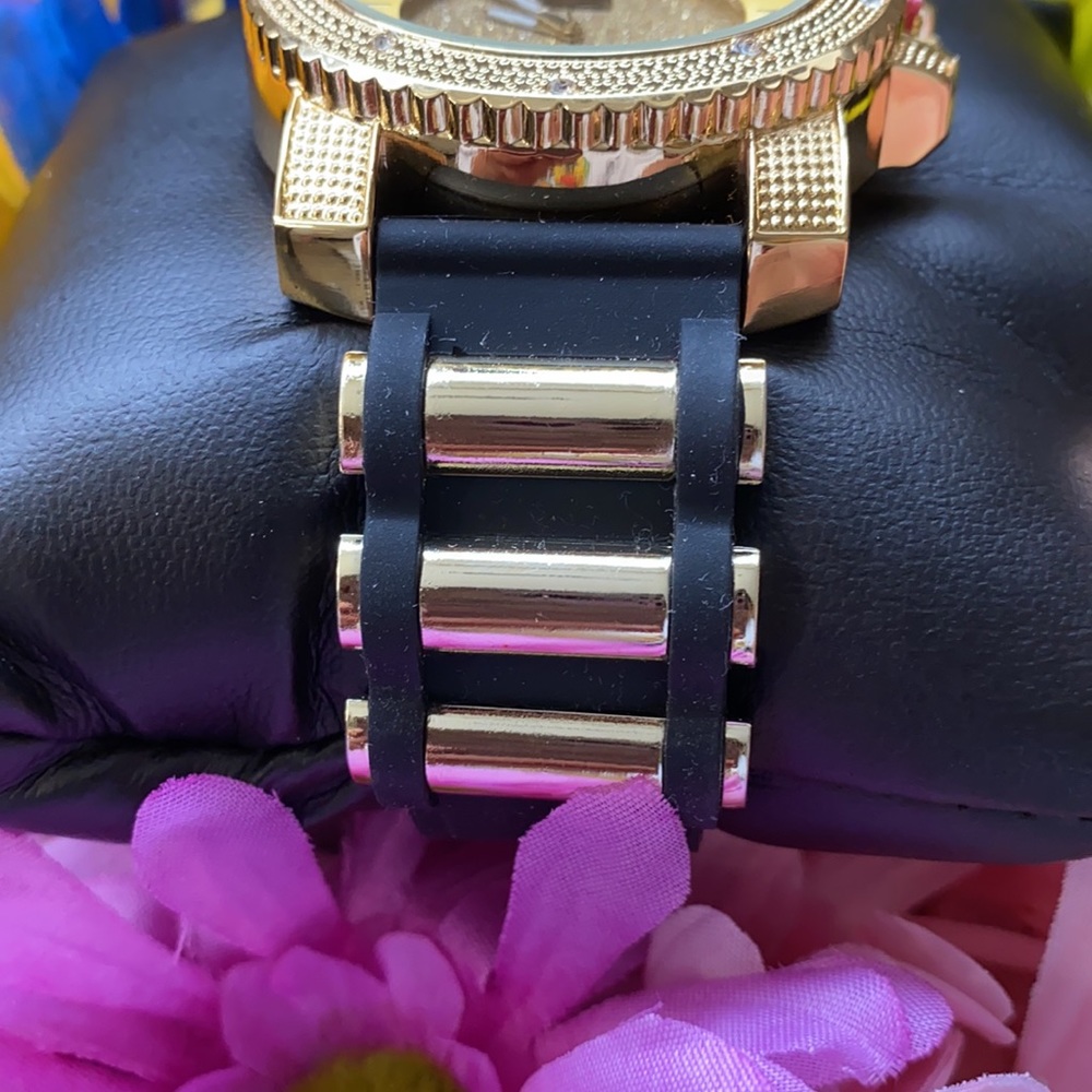 NEW*MEN black silicon gold two tone big face watch - Picture 5 of 8